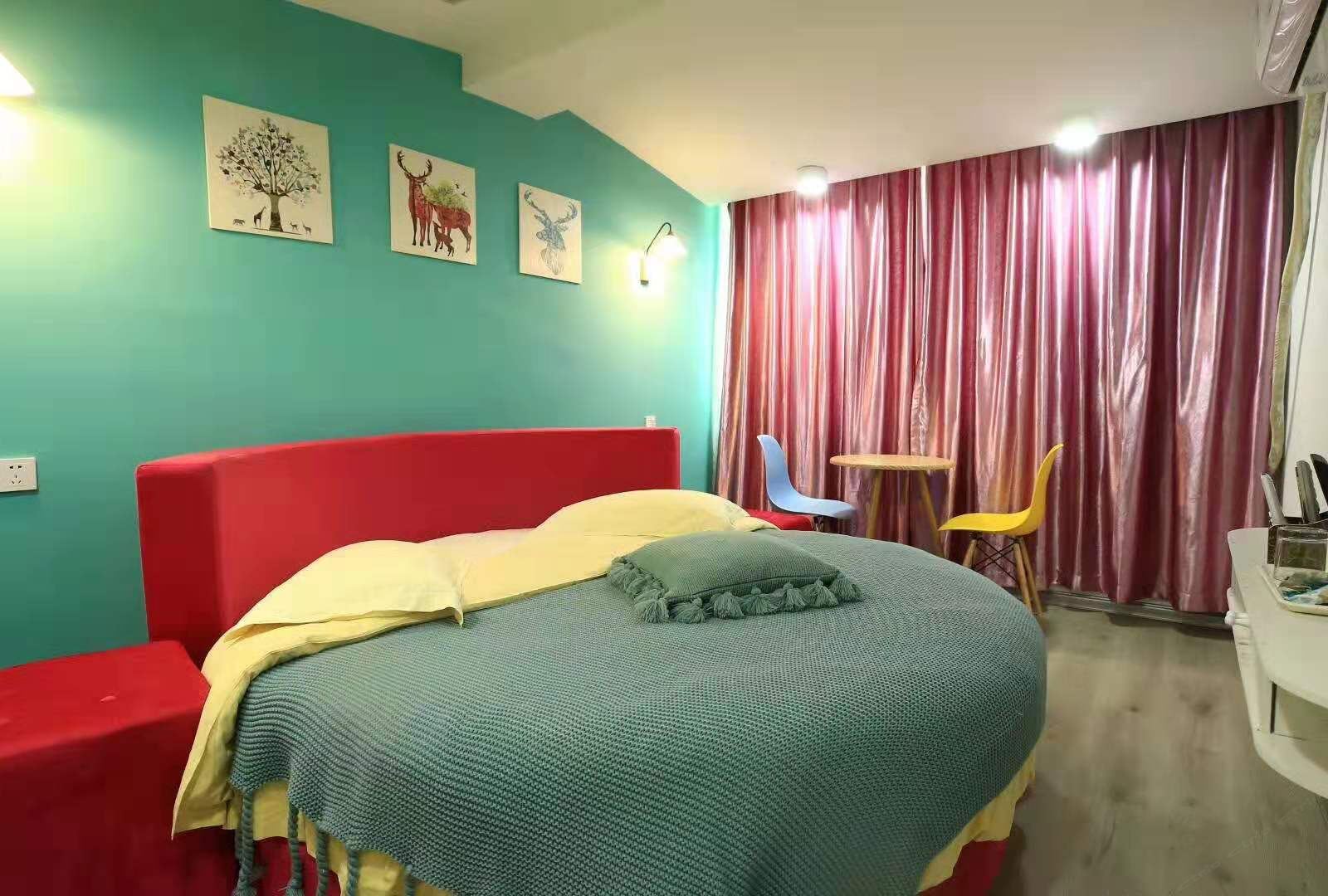 阳光雨露大圆床房