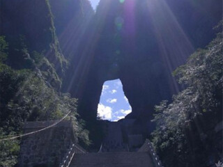 跟團(tuán)張家界天門山玻璃棧道旅游價格表_張家界天門山玻璃棧道游特價團(tuán)_去張家界天門山玻璃棧道游要多少錢
