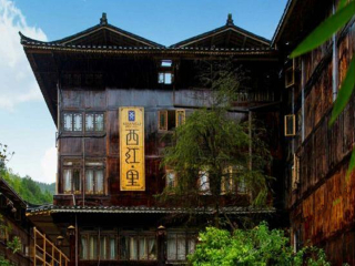 張家界玻璃棧道旅游價格多少_張家界玻璃棧道最適合旅游的季節(jié)_到張家界玻璃棧道旅游報團價格