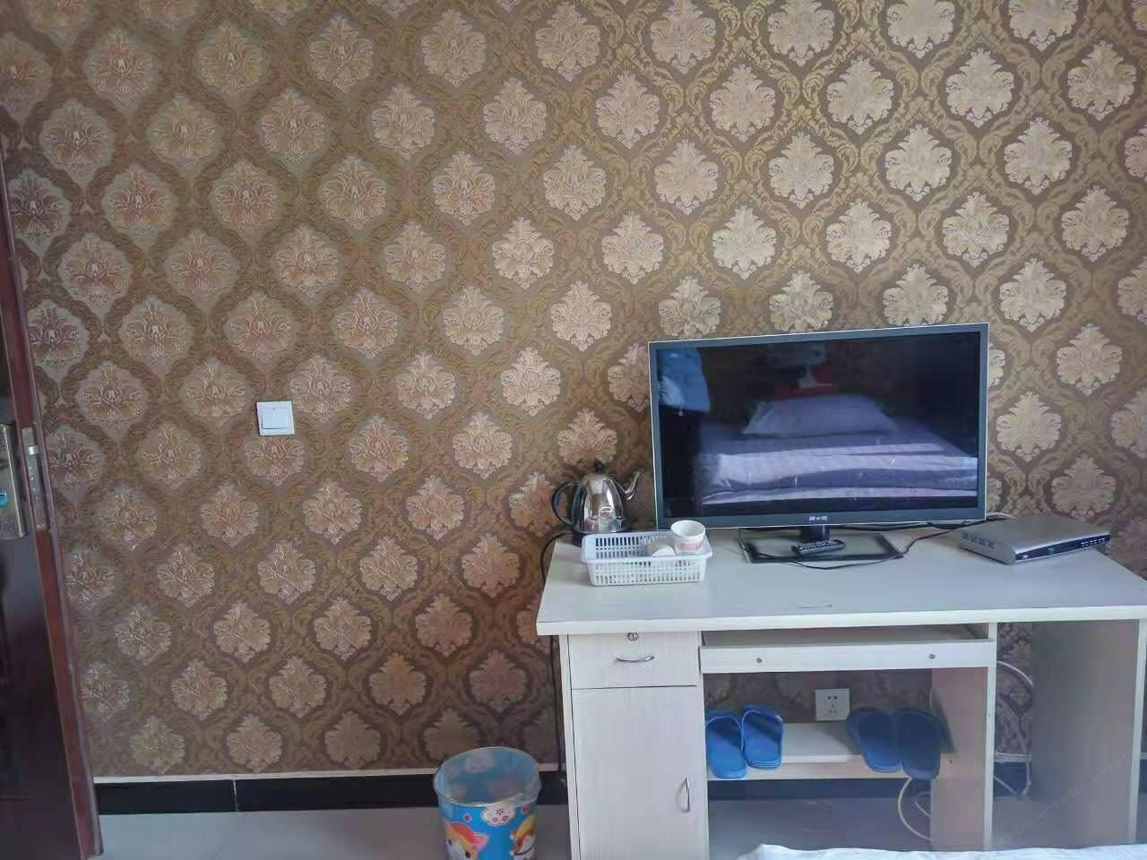 舒适双床间