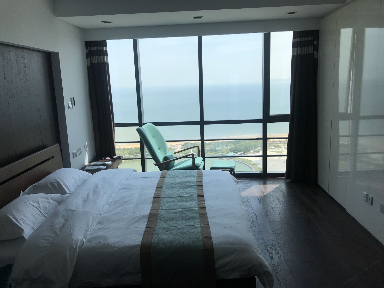 豪华观海双卧套房