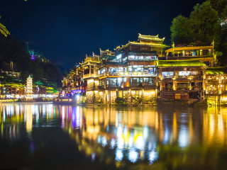 湖南張家界旅游團(tuán)報(bào)價(jià)2021_去湖南張家界游要多少錢_到湖南張家界旅游
