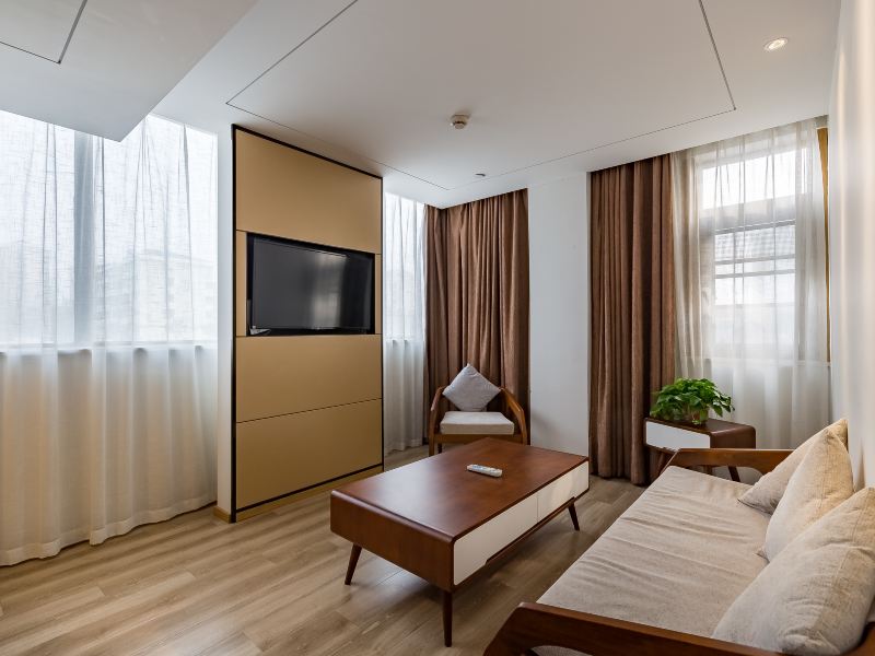 hotelPic