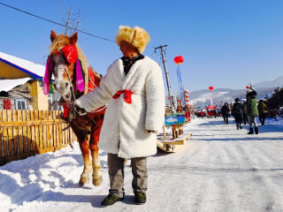 跟團(tuán)東北長(zhǎng)白山旅游價(jià)格表_去東北長(zhǎng)白山旅游要多少錢(qián)_東北長(zhǎng)白山最適合旅游的季節(jié)
