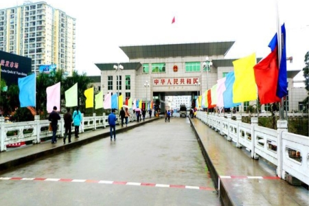 <南宁+东兴口岸+芒街1日游游>无需护照持身份证轻松出国 含通行证 境外小交通费用 越南以北 芒街不是街 ，当地参团