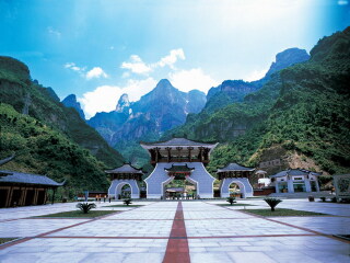 张家界十日游报价_去张家界旅游费用多少_跟团游张家界旅游