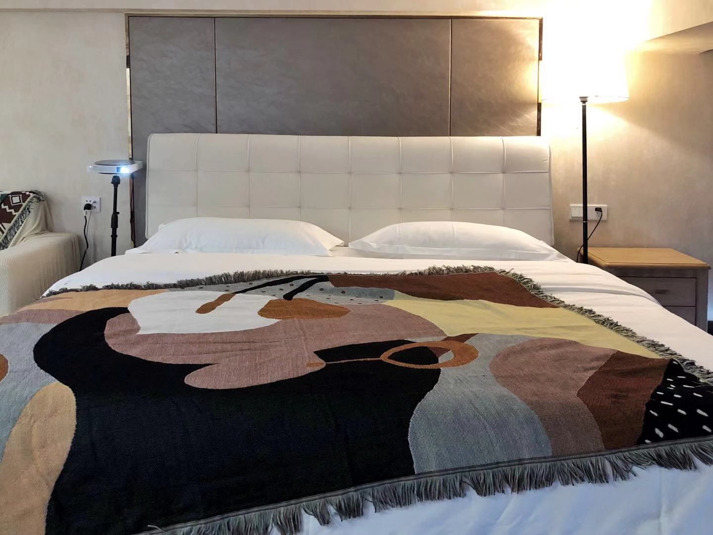 落叶主题大床房