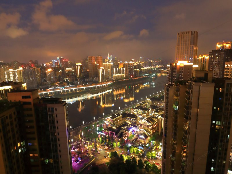 重庆360度豪华江景房公寓
