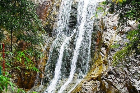 [春节]<清远1日游>飞来寺祈福，体验建在屋顶的摩天轮、赏牛鱼嘴日本红枫、网红魔幻迷宫纯玩一天游