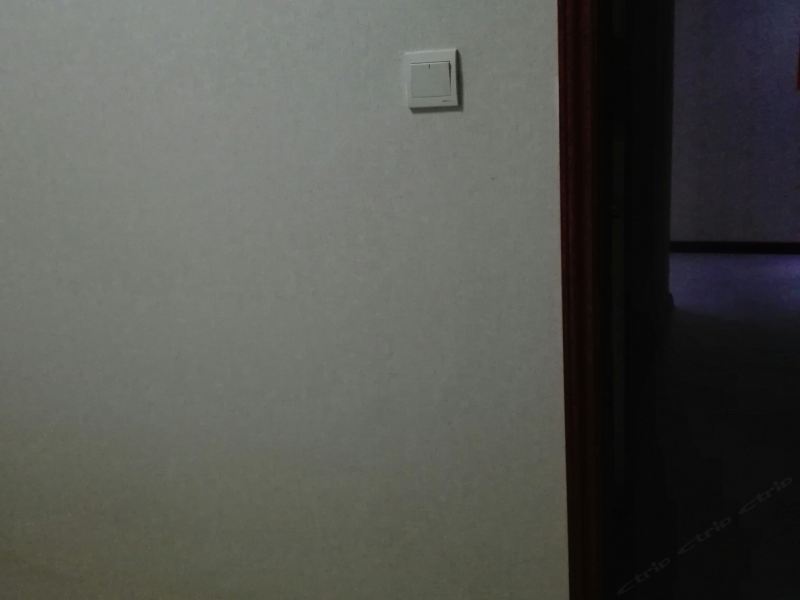 hotelPic