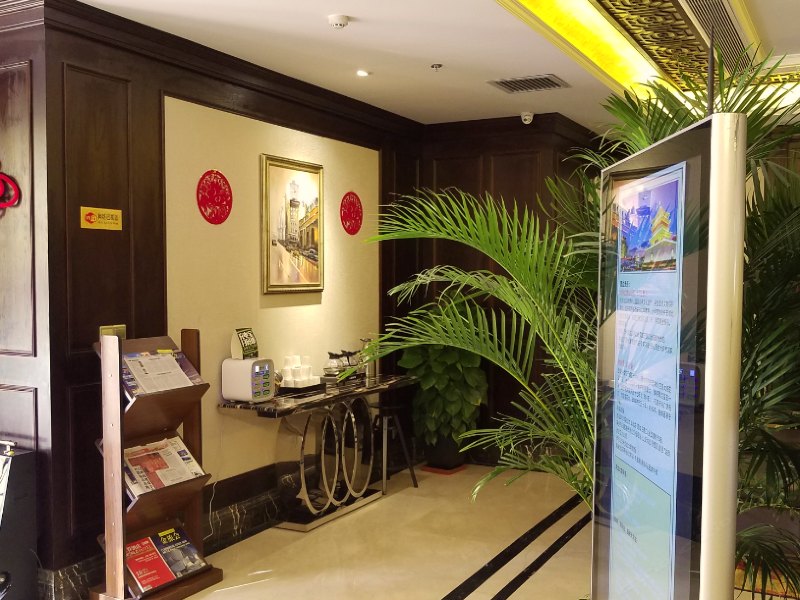 hotelPic
