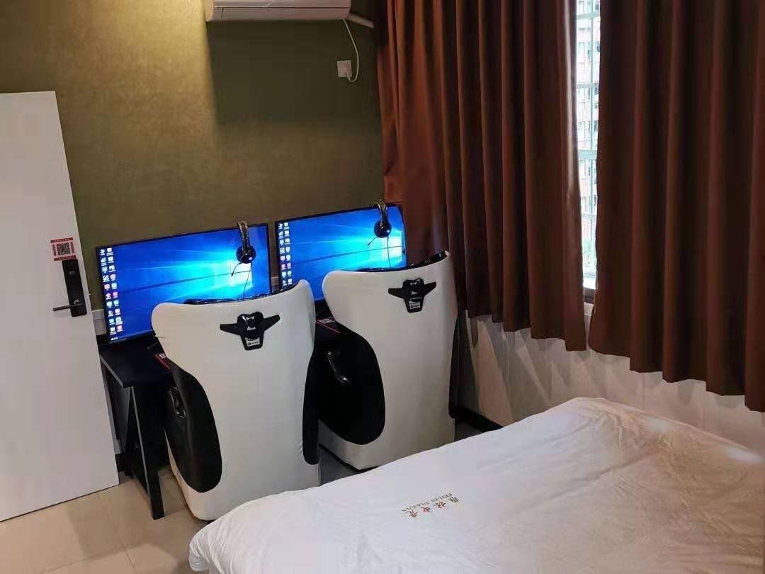 情侣间