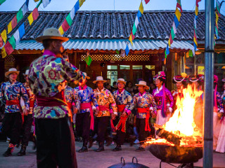 云南麗江旅行跟團(tuán)_云南麗江游跟團(tuán)多少錢_去云南麗江報(bào)團(tuán)多少錢