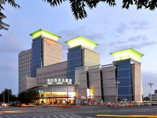 甘肅敦煌游報(bào)價(jià)_旅游團(tuán)甘肅敦煌_甘肅敦煌旅游多少錢(qián)一個(gè)人
