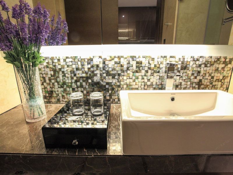 hotelPic