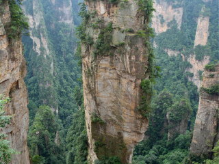 張家界玻璃棧道旅游價格多少_張家界玻璃棧道最適合旅游的季節(jié)_到張家界玻璃棧道旅游報團價格