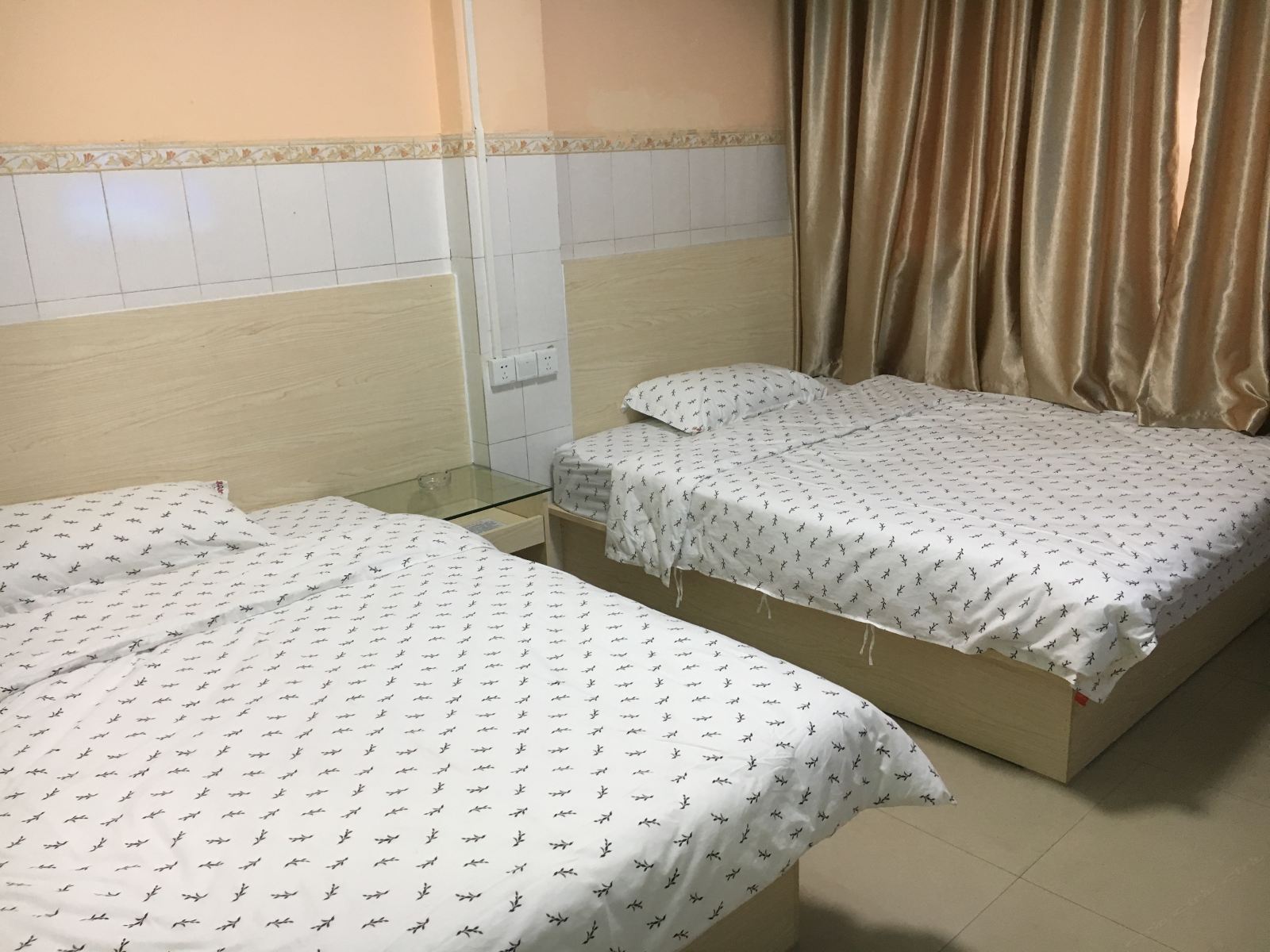 标准双床房
