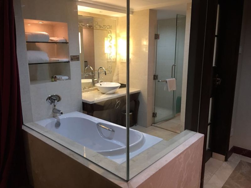 hotelPic