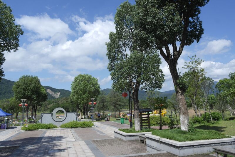 逛逛如意湖湿地公园
