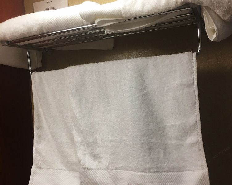 hotelPic