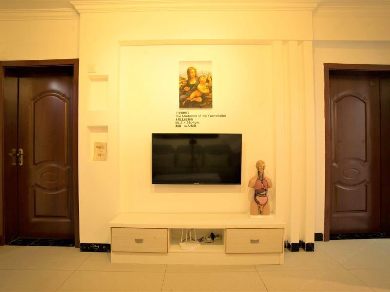 hotelPic