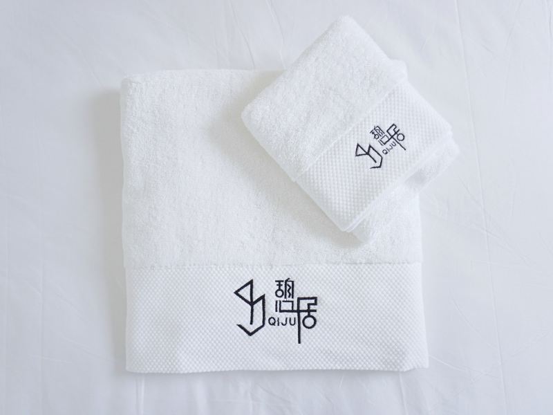 hotelPic