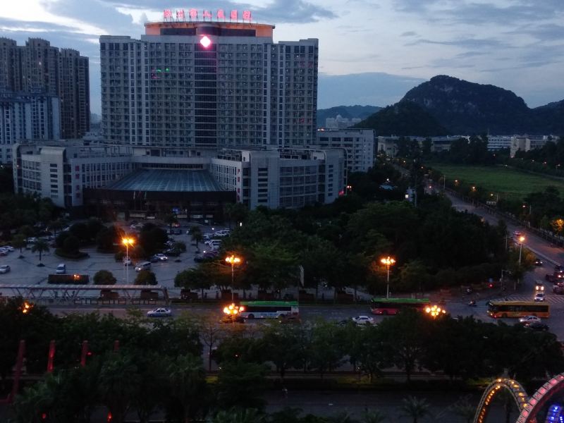 hotelPic