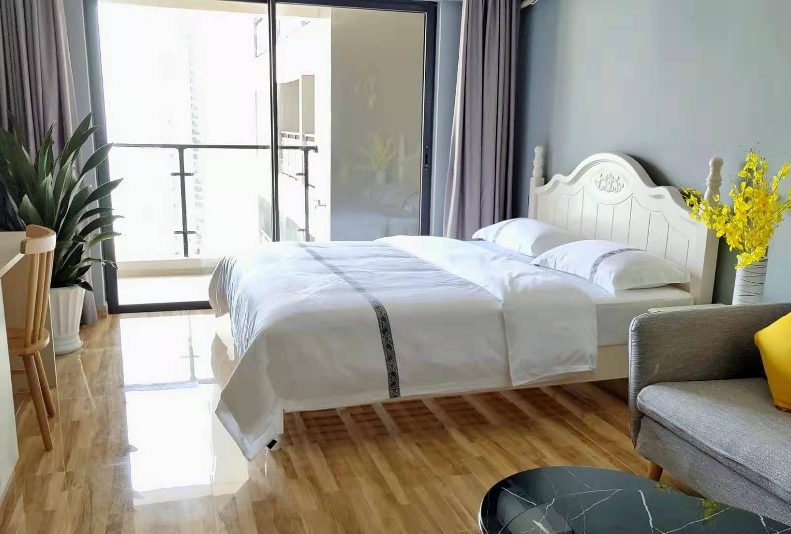 豪华舒适大床房