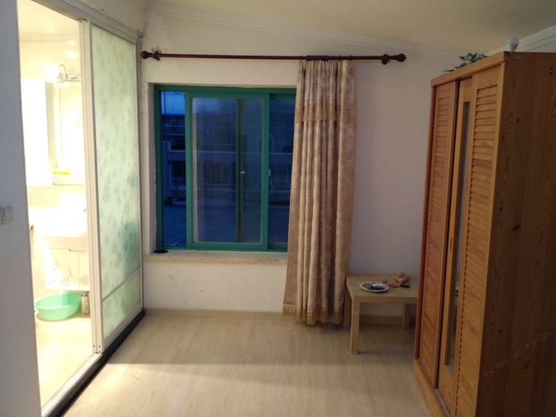 hotelPic