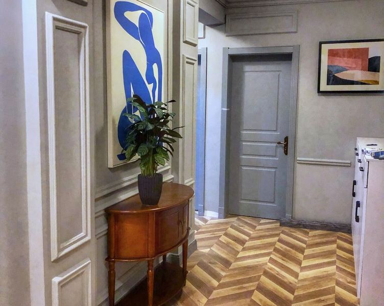 hotelPic