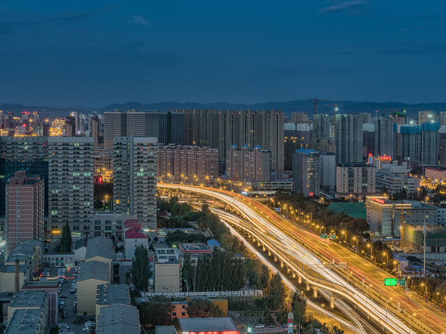 包头和呼和浩特哪个城市人口多_印度包头的是哪个民族(2)