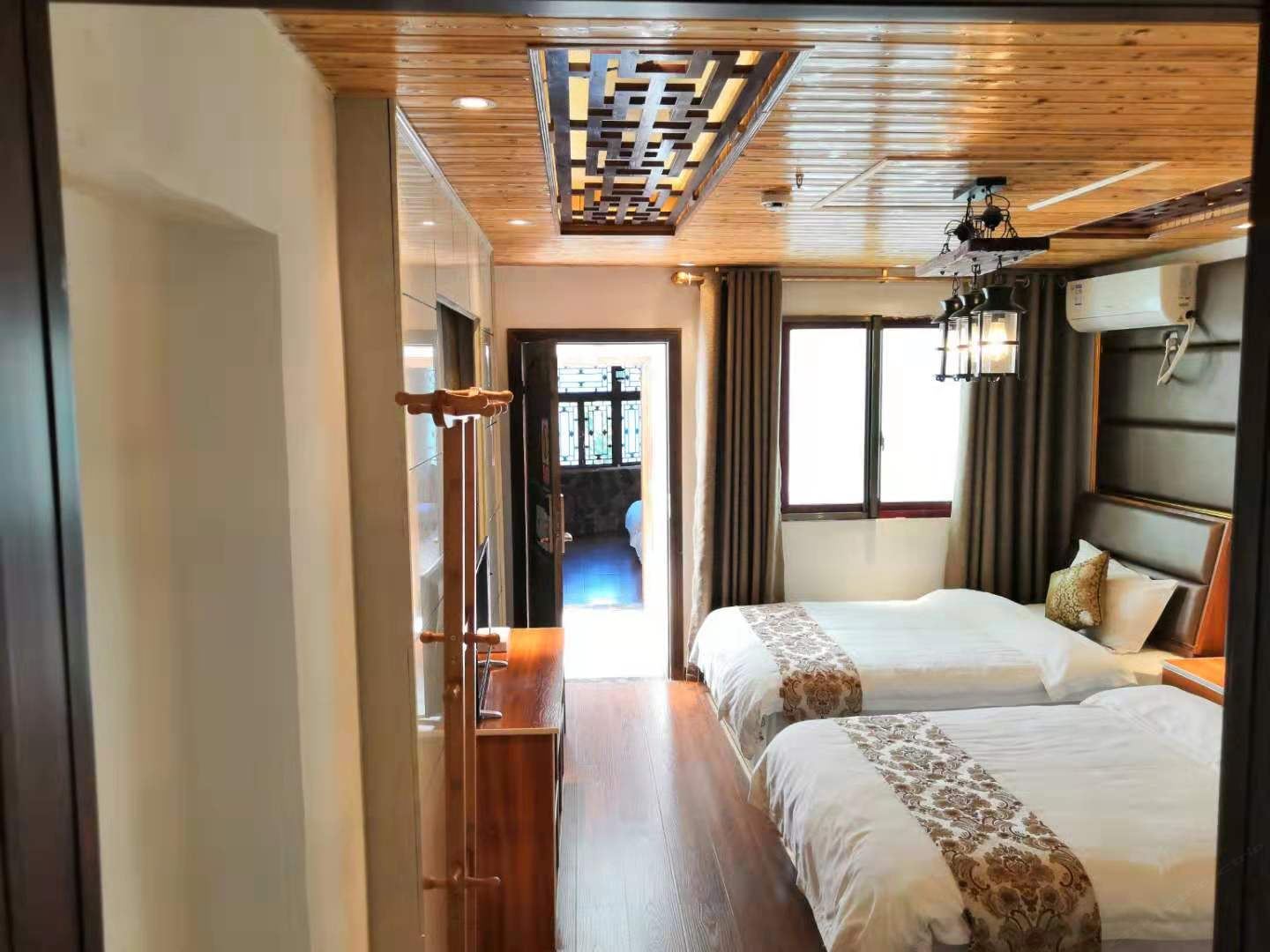 温馨三人间
