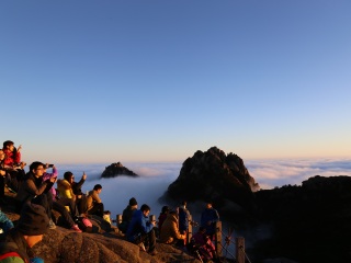 张家界游8月份报价_张家界旅游报_旅行张家界