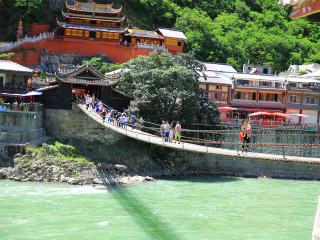稻城亞丁旅游大約多少錢_到稻城亞丁旅游多少錢_組團去稻城亞丁