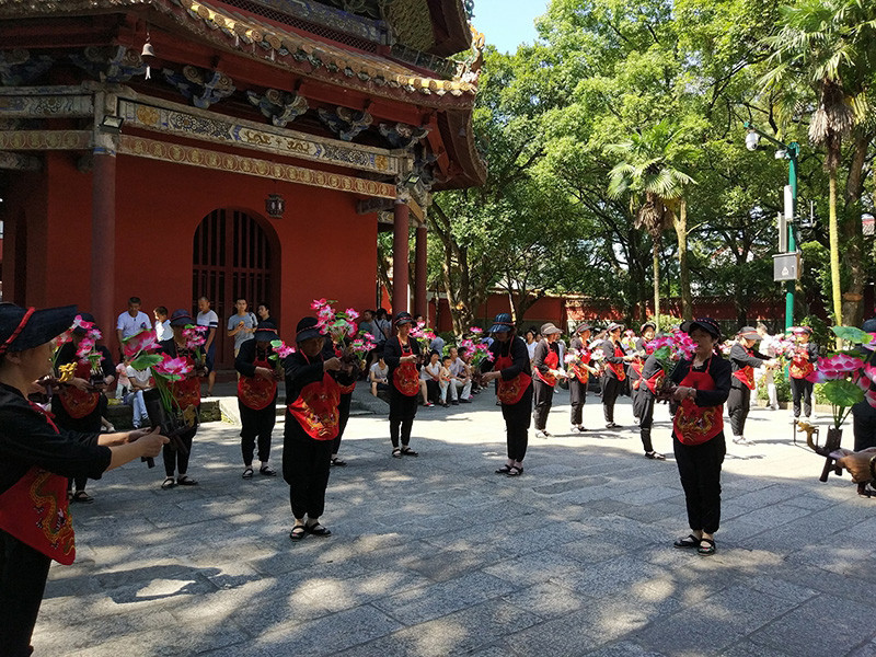 衡山烧香攻略 第一次到南岳大庙拜佛顺序流程及女士进庙跪拜禁忌