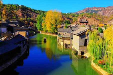 [中秋]<北京古北水镇-云岫谷2日游>长城脚下的星空小镇，古北水镇玩转夜景，畅游云岫谷，遥桥古堡，石红水秀，京都晨曦，夜宿密云县城