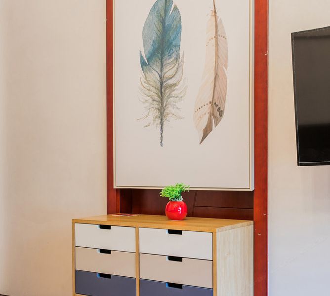 hotelPic