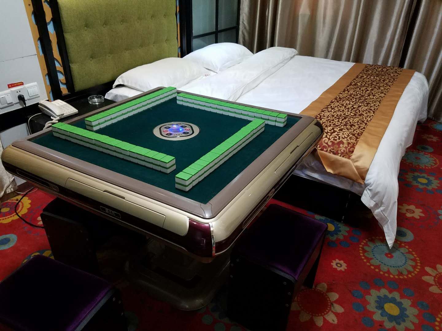 麻将房