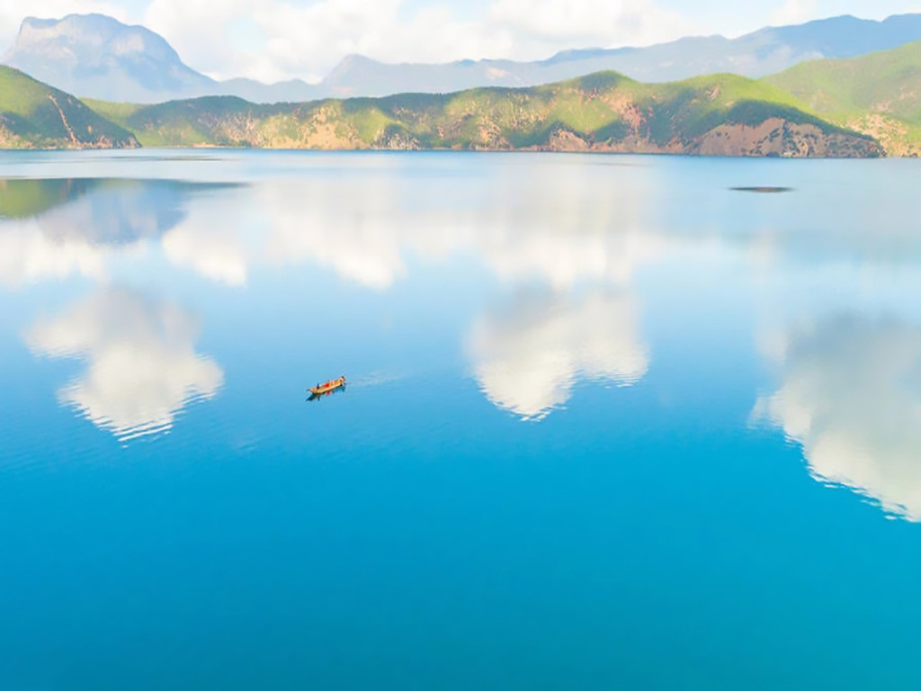  丽江-泸沽湖2日游>天空之镜,0购物,一线湖景房,泸沽湖荡舟,360度环湖