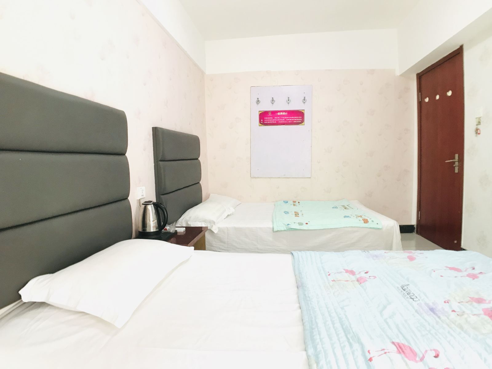 阳光家庭房(公共卫浴)