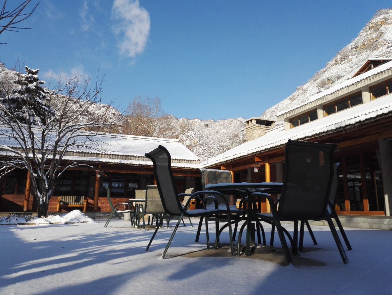 北京鹿鸣山居酒店