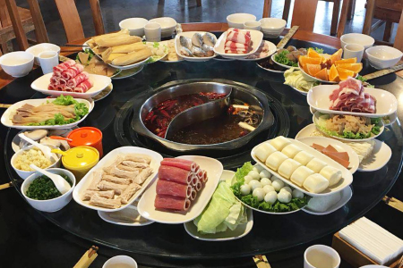 <乐山-峨眉山双汽2日游>住峨眉山华生酒店，观圣象峨眉晚会、吃四川火锅