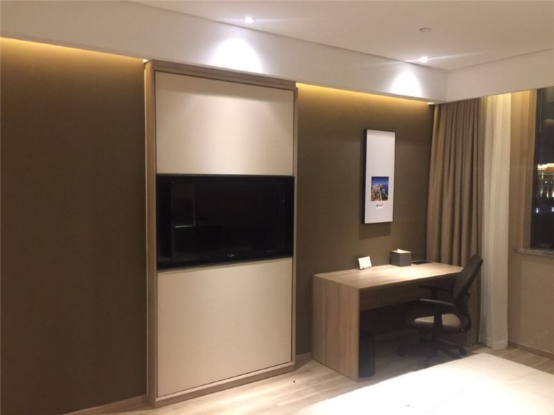 hotelPic