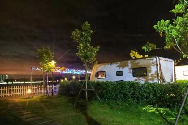 在此面朝大海,以期春暖花开——双鱼岛房车露营体验记