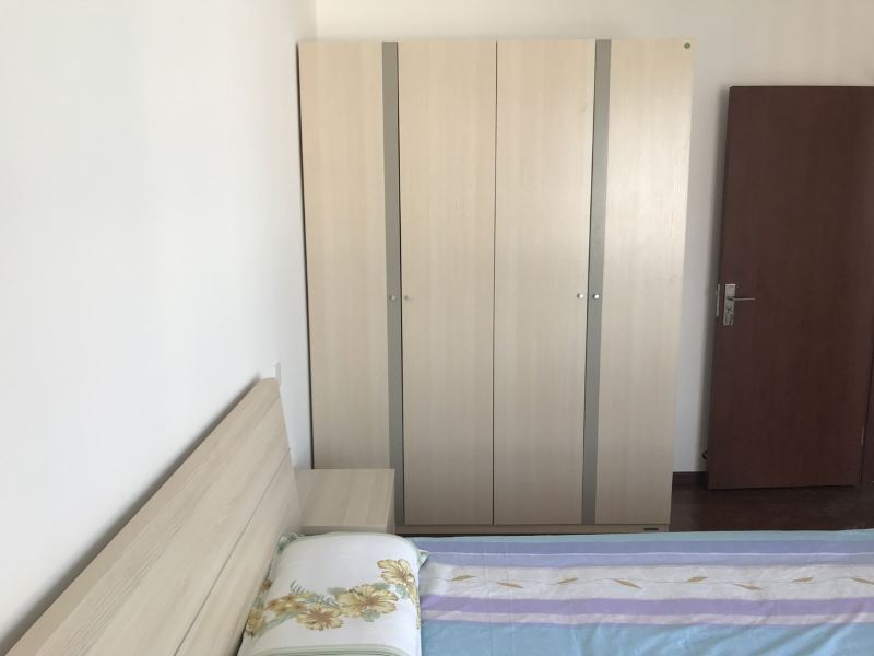 hotelPic