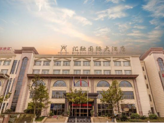 張家界玻璃棧道旅游價格多少_張家界玻璃棧道最適合旅游的季節(jié)_到張家界玻璃棧道旅游報團價格