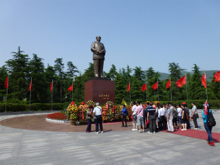 湖南張家界旅游花費一般多少_現(xiàn)在到湖南張家界旅游多少錢_怎么去湖南張家界旅游