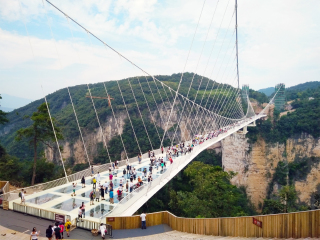 湖南張家界旅游花費一般多少_現(xiàn)在到湖南張家界旅游多少錢_怎么去湖南張家界旅游