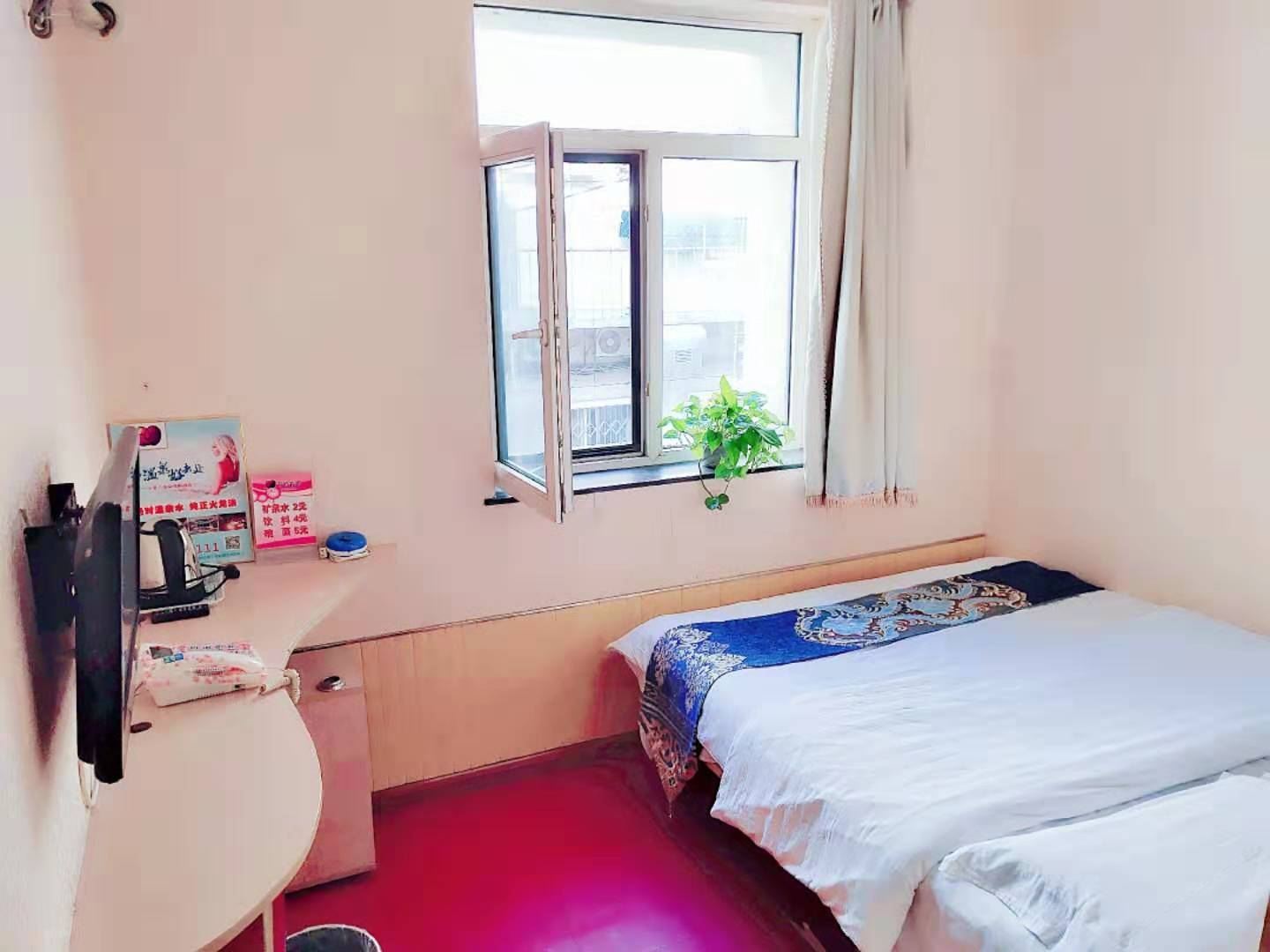 标准大床房