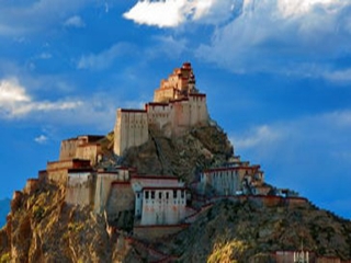 西藏納木錯(cuò)旅游報(bào)團(tuán)價(jià)格_西藏納木錯(cuò)旅行團(tuán)自由行_西藏納木錯(cuò)旅游要多少錢2021